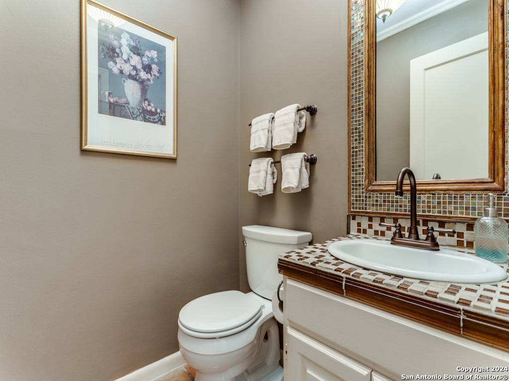 San Antonio, TX 78209-2170,8123 NEW BRAUNFELS AVE UNIT B