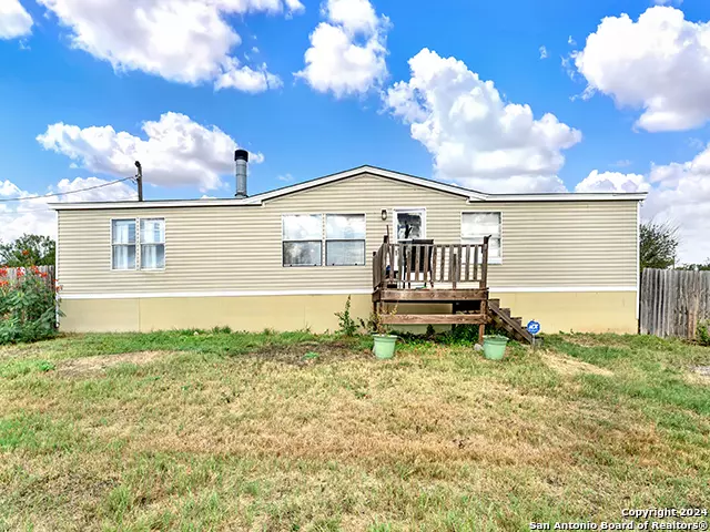 1384 FM 1343, Castroville, TX 78009-2006