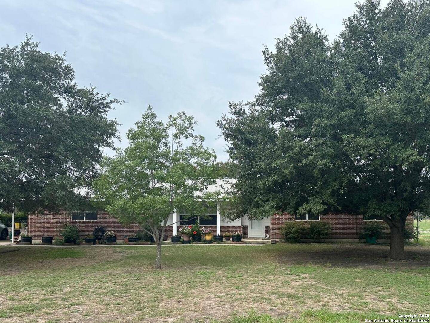 251 COUNTY ROAD 444, Hondo, TX 78861-5015