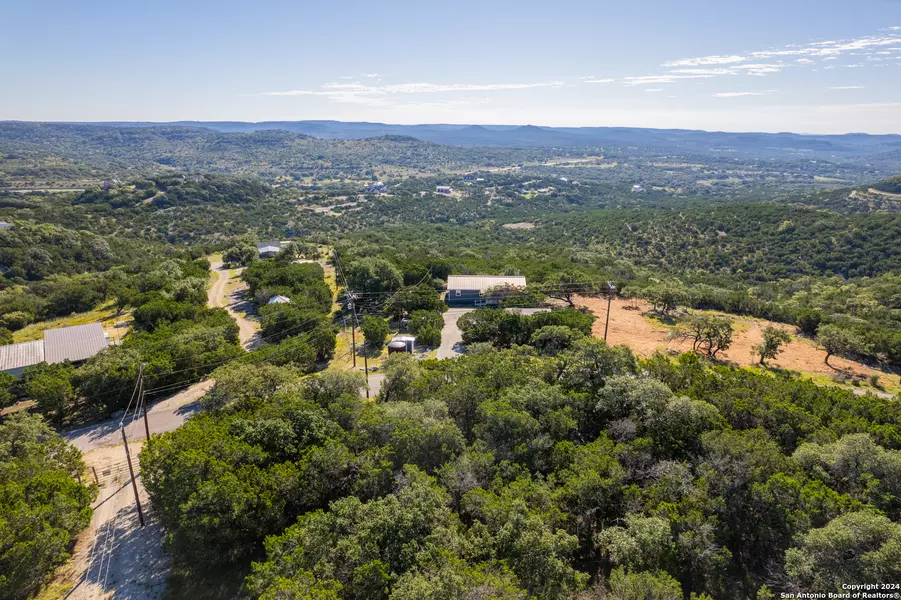 235 Mountain Creek, Pipe Creek, TX 78063