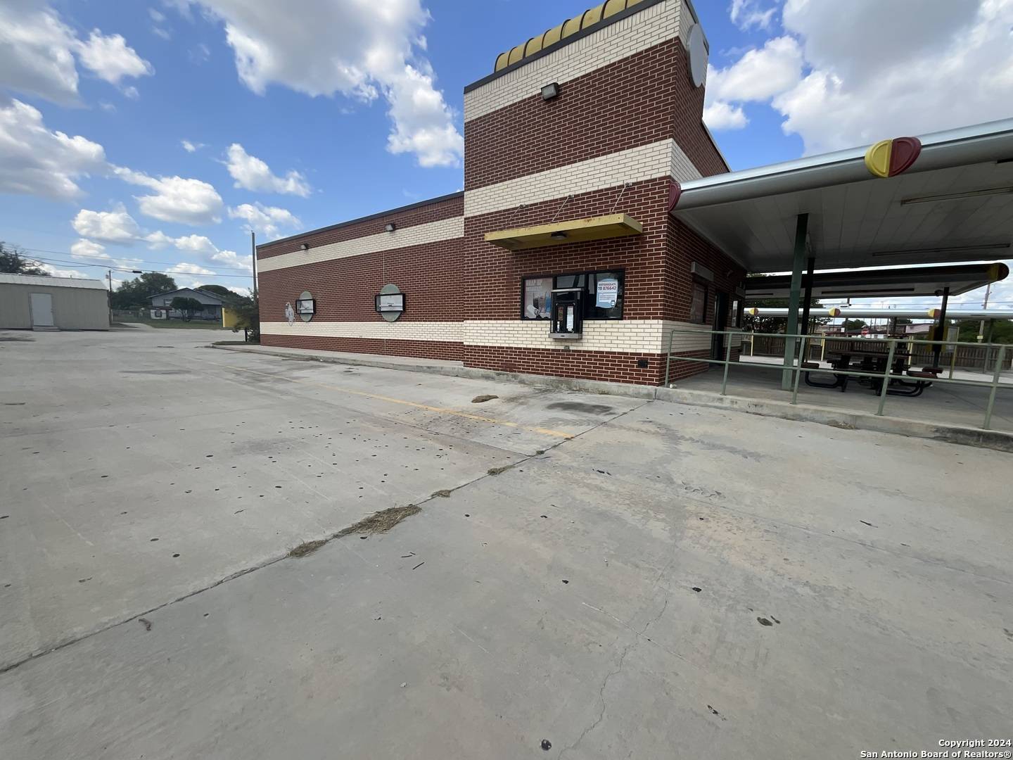 Karnes City, TX 78118,213 SH 123