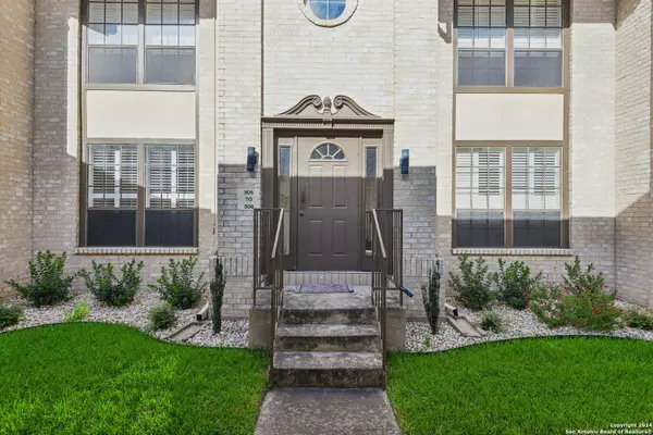 San Antonio, TX 78216-6775,165 RAMPART DR UNIT 305