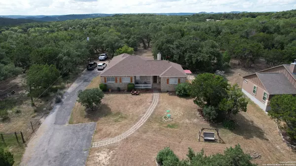 1550 JOHNSON RD, Canyon Lake, TX 78133-3132