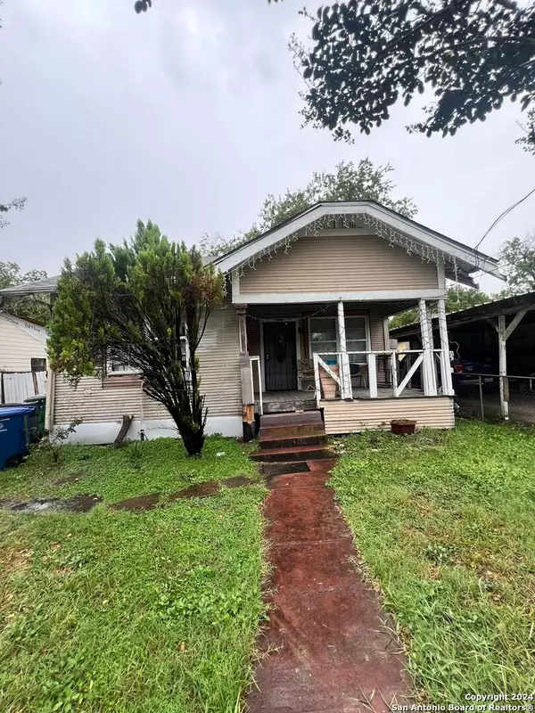 2634 E Houston,  San Antonio,  TX 78202