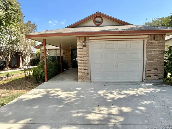 1745 BROADMOOR DR, New Braunfels, TX 78130