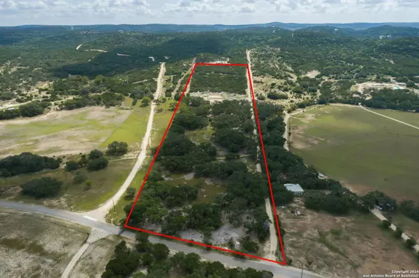 5211 BUMP GATE, Pipe Creek, TX 78063