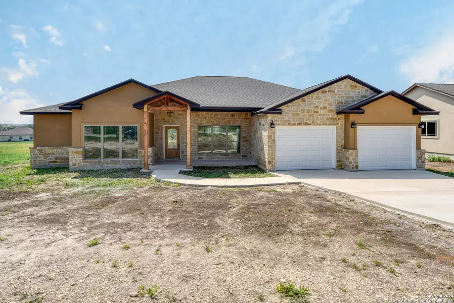 293 Spanish Grant, Bandera, TX 78003