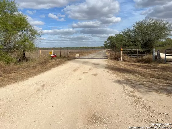 Jourdanton, TX 78064,324 PR 326