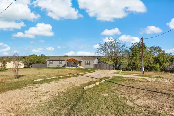 Castroville, TX 78009-1929,339 COUNTY ROAD 5631