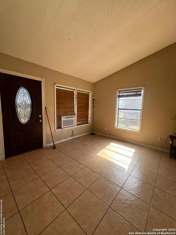 Carrizo Springs, TX 78834-3031,504 9TH ST