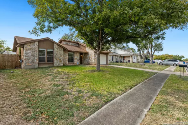 4746 CASA BELLO ST, San Antonio, TX 78233-6403