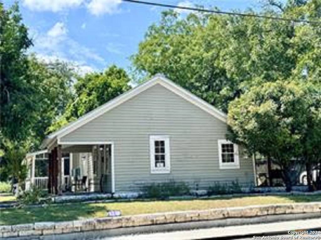 New Braunfels, TX 78130-4501,195 COLL ST