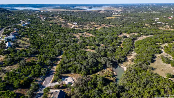 Fischer, TX 78623,1300 FLAGSTONE DR