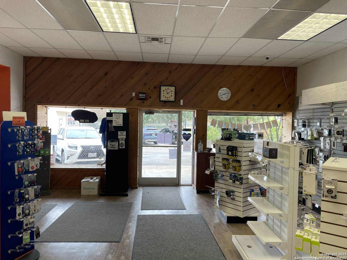 Hondo, TX 78861-1833,1110 18TH ST