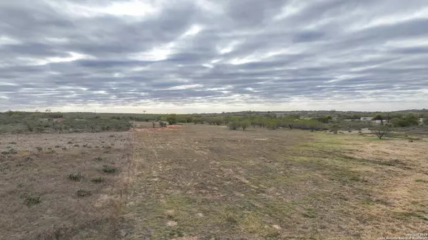 Pearsall, TX 78061,2675 CR 3000