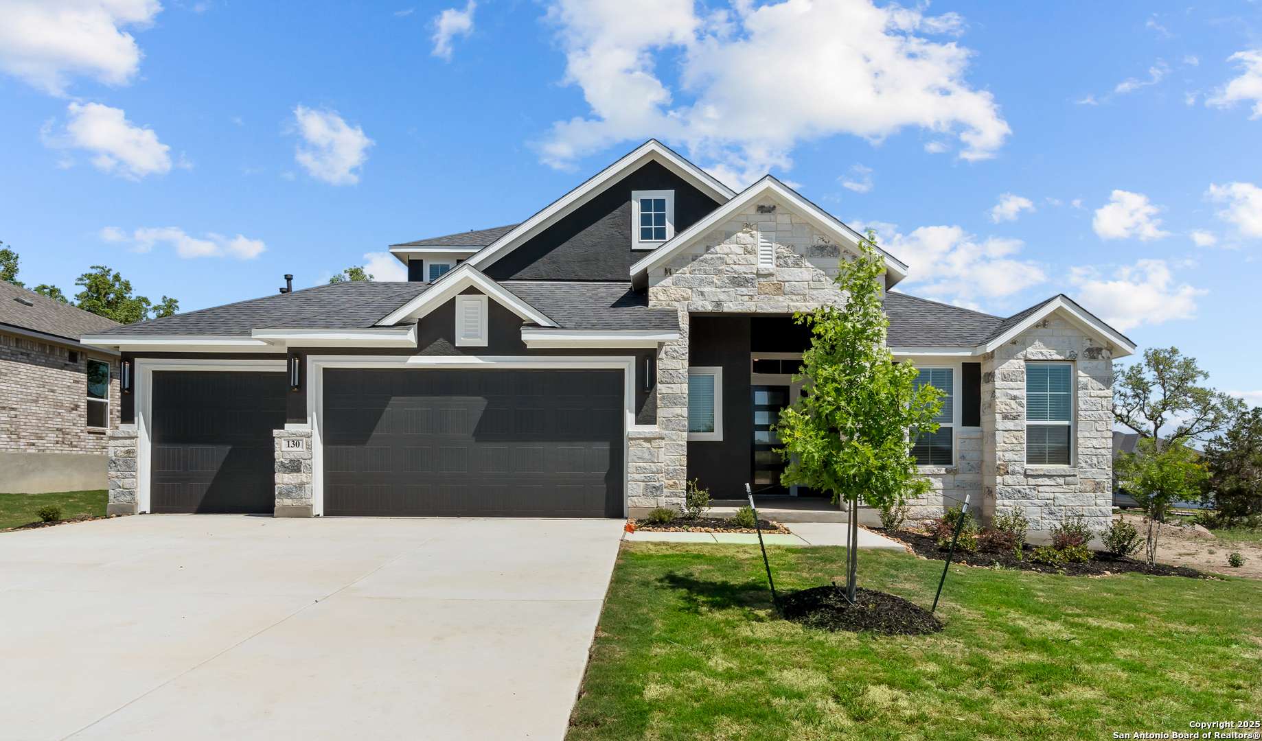 130 Highland Park, Castroville, TX 78009