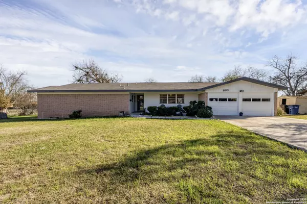 863 MERRIWEATHER ST, New Braunfels, TX 78130-5729