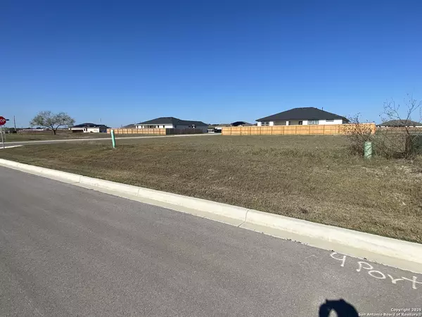 117 Albion Ct., Poteet, TX 78065