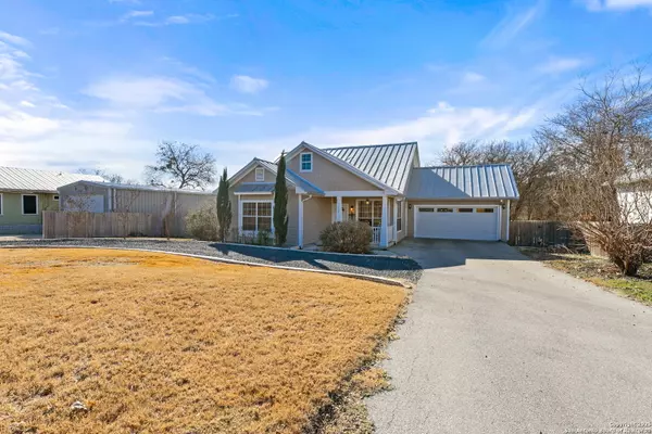 1117 NEW FOUNTAIN RD, Hondo, TX 78861