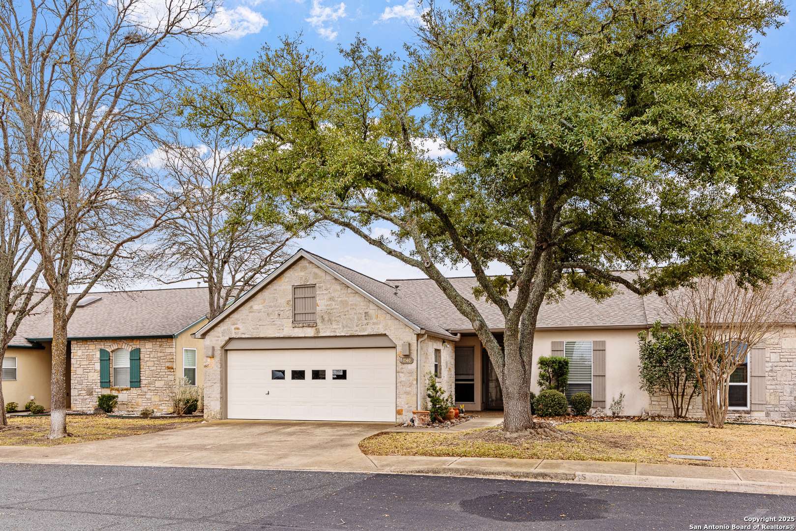 1040 EDINBURGH DR UNIT 1040, Kerrville, TX 78028-2767