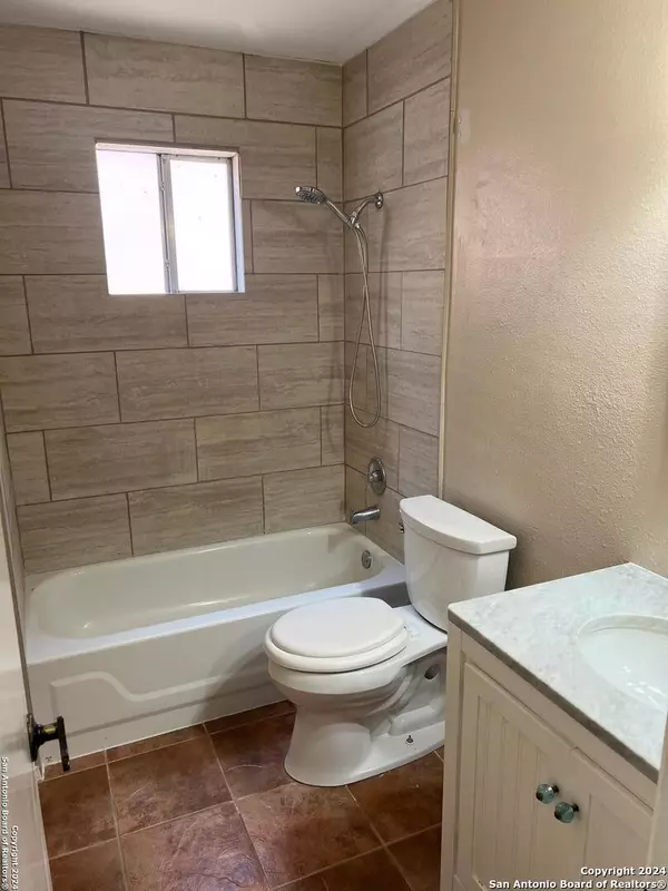 San Antonio, TX 78232-2652,2411 FACET OAK