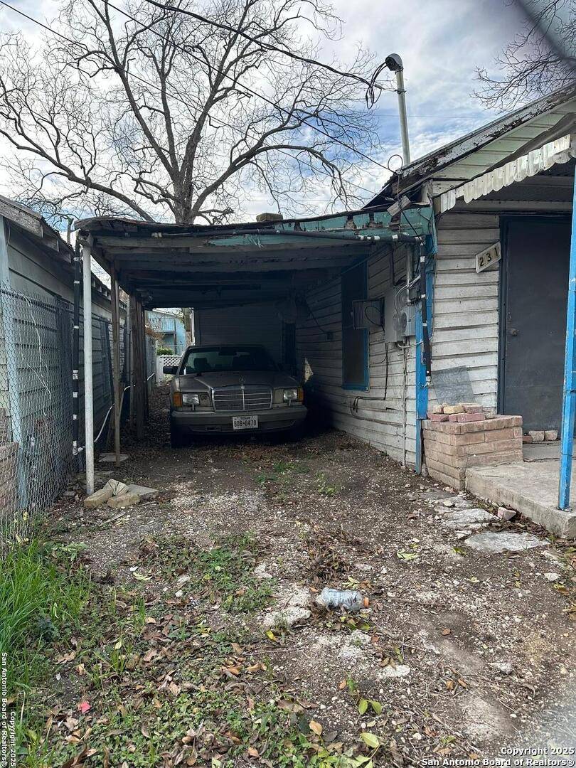 231 San Ignacio Ave,  San Antonio,  TX 78237