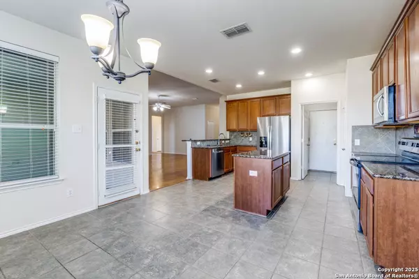 Schertz, TX 78108-2291,6113 MERION WAY