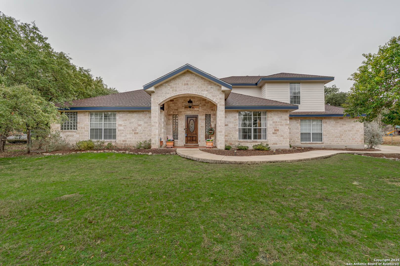 26048 PARTY SLIPPERS DR,  San Antonio,  TX 78255-3435