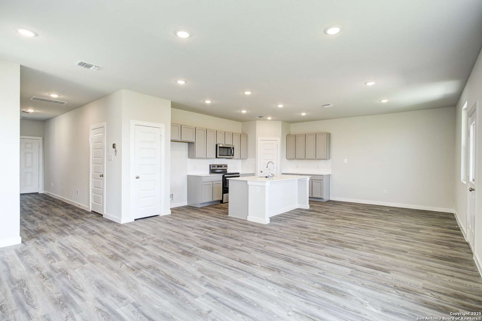 San Antonio, TX 78224,2526 RAMBO DRIVE