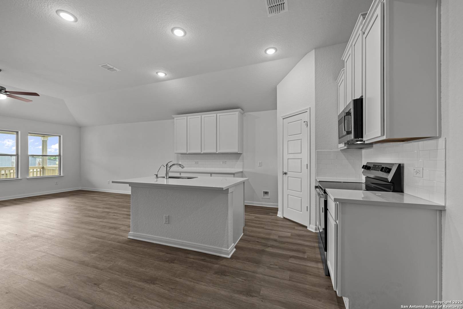 New Braunfels, TX 78130,1688 Quiet Teal