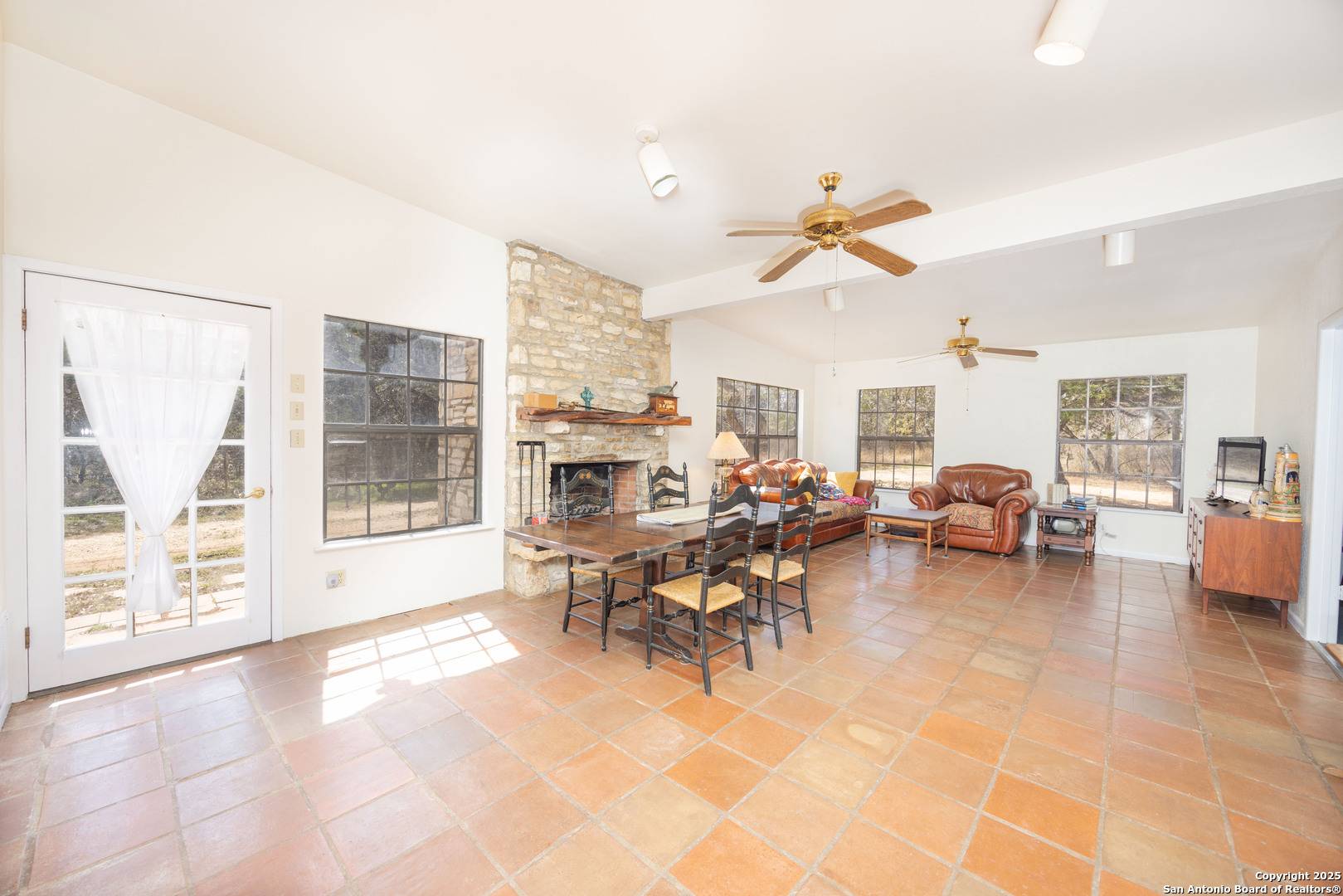 Hondo, TX 78861,390 County Road 245