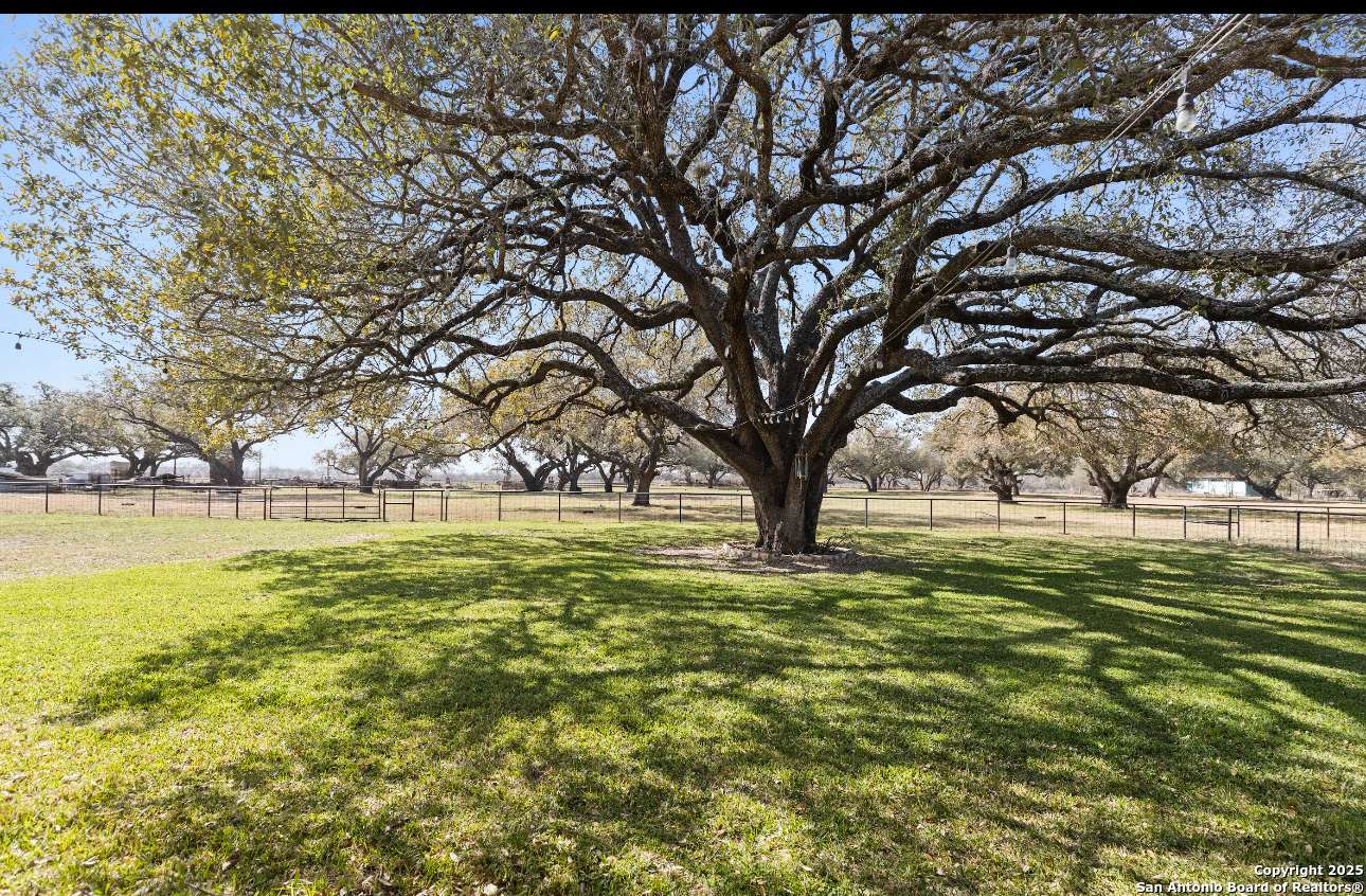 Devine, TX 78016,274 & 290 CR 7611