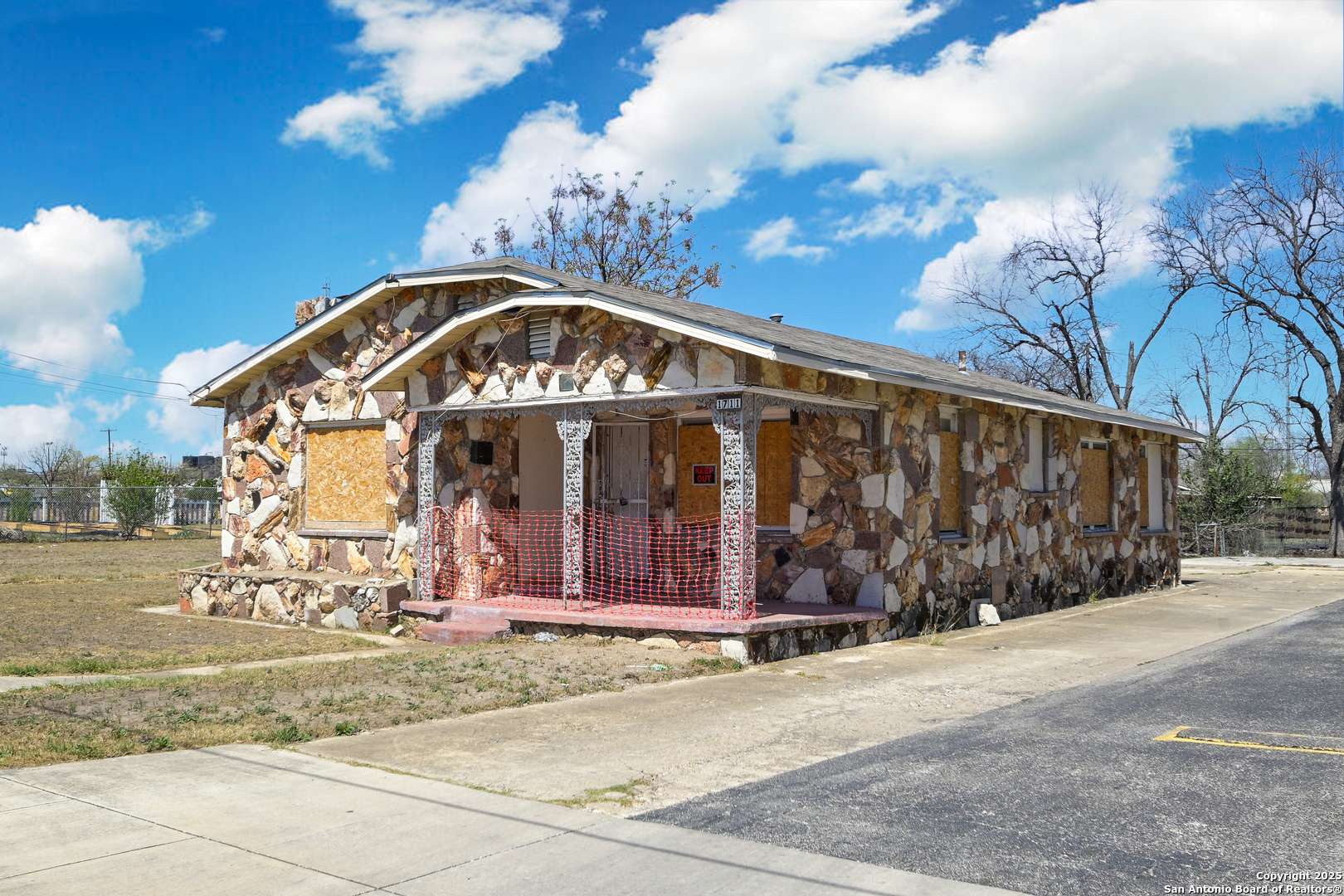 San Antonio, TX 78202,1711 Burleson