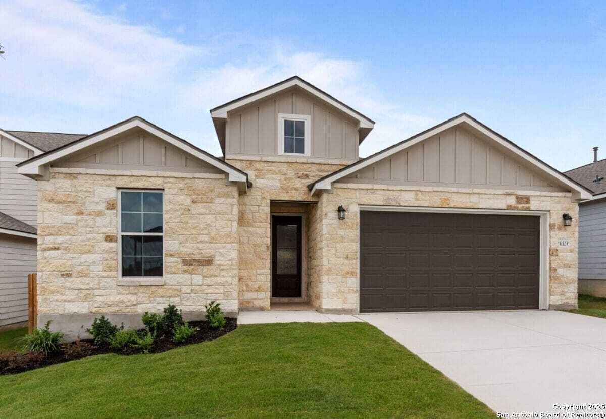 11123 Lowder lane, San Antonio, TX 78233