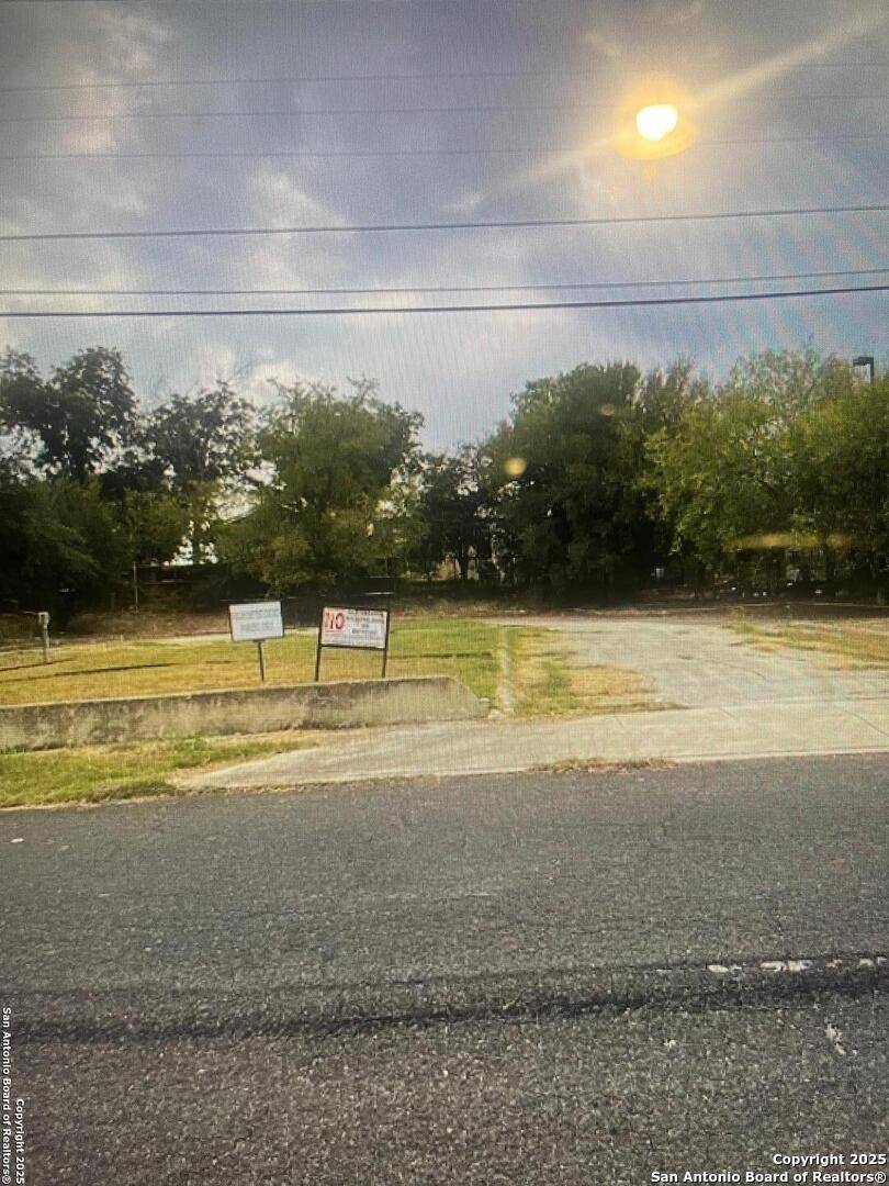 San Antonio, TX 78203,918 Hedges