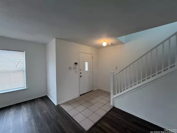 Converse, TX 78109-3246,8419 MANDERLY PL