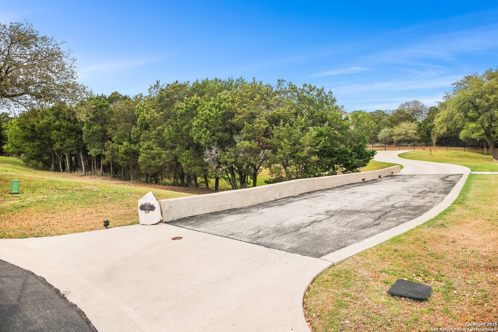 New Braunfels, TX 78132,954 Santa Cruz