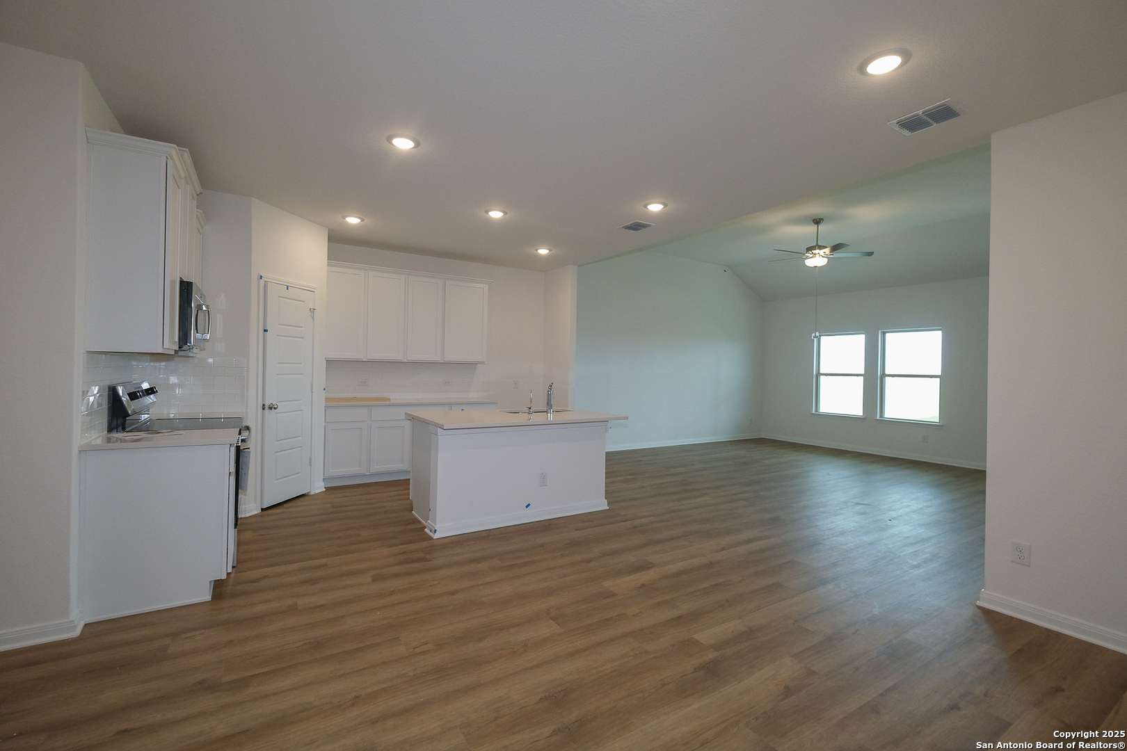 New Braunfels, TX 78130,1616 Golden Wheat