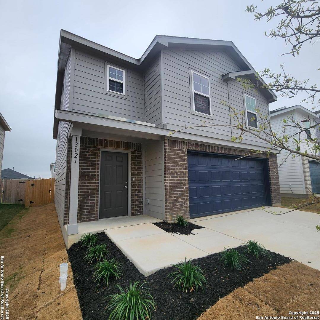 13021 Lorena Ochoa, San Antonio, TX 78221