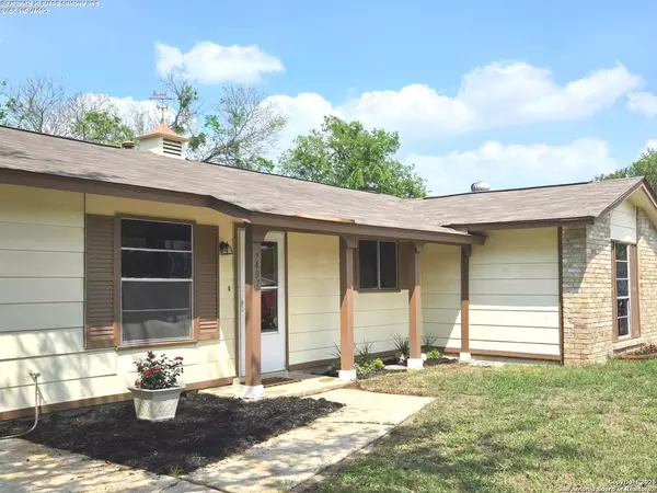 San Antonio, TX 78227,7407 Singing Brook