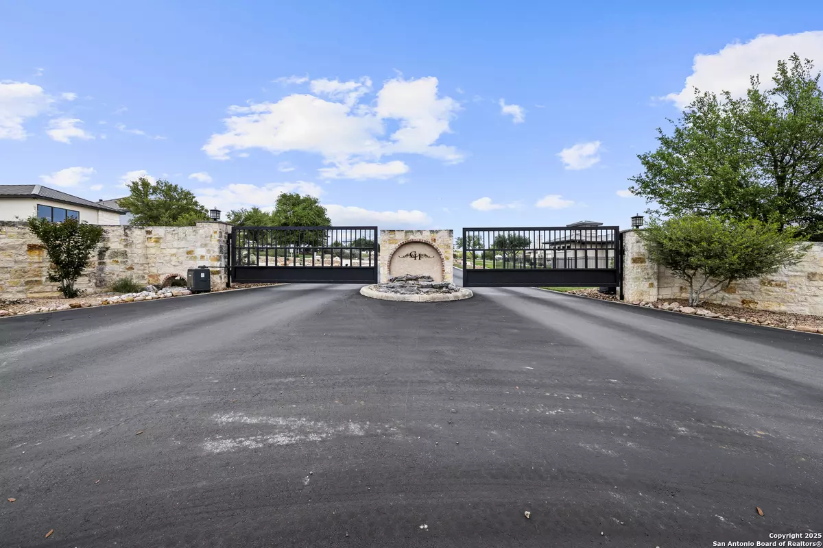 New Braunfels, TX 78132,1324 Pinot Grigio