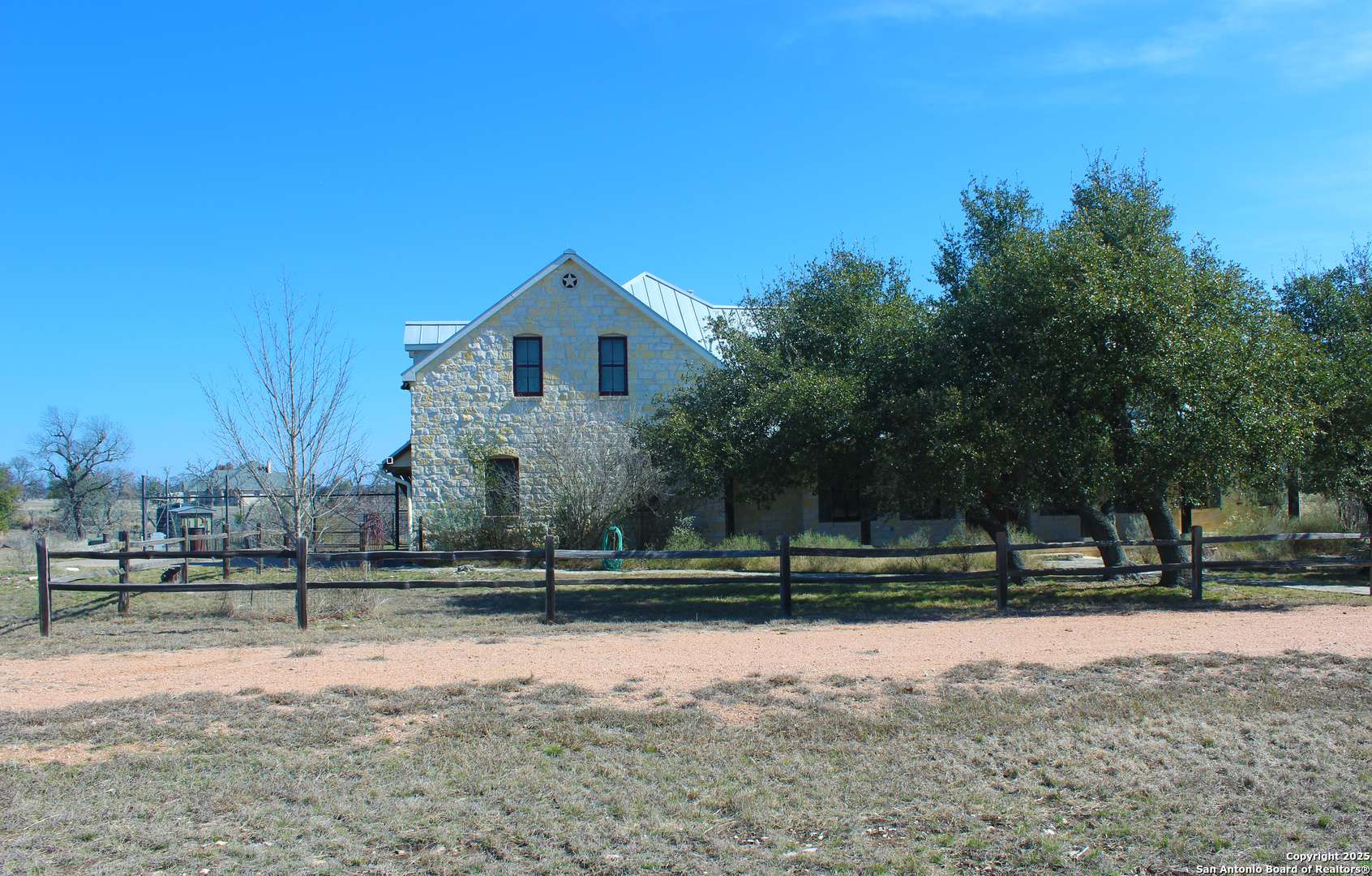 1844 Reeh Rd, Fredericksburg, TX 78624