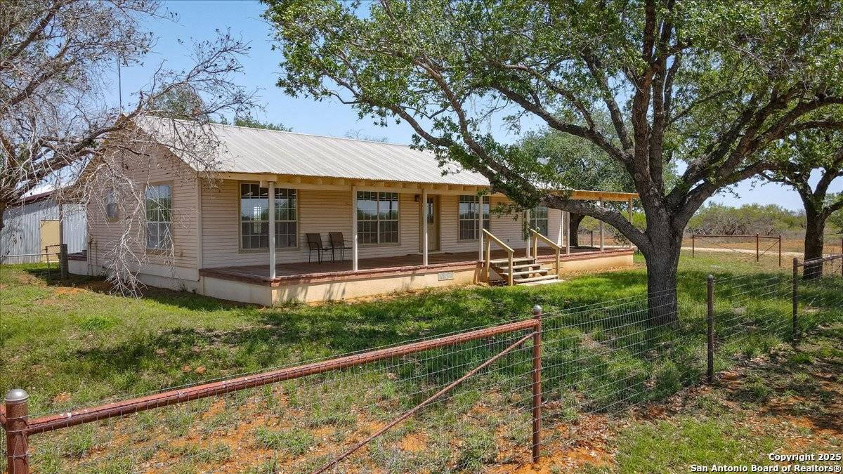 Dilley, TX 78017,3375 County Road 3700