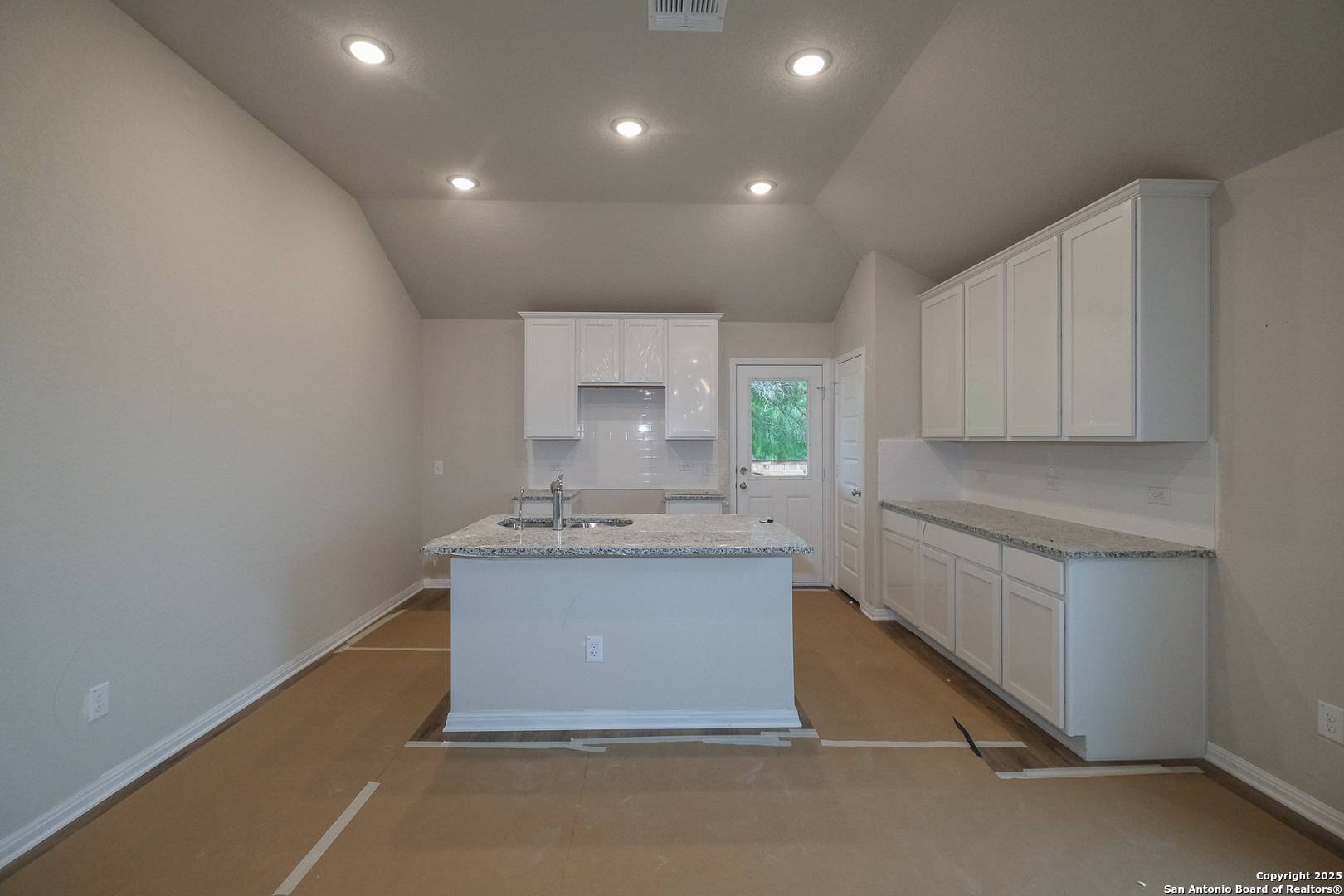 San Antonio, TX 78252,8818 Campacaus Trail