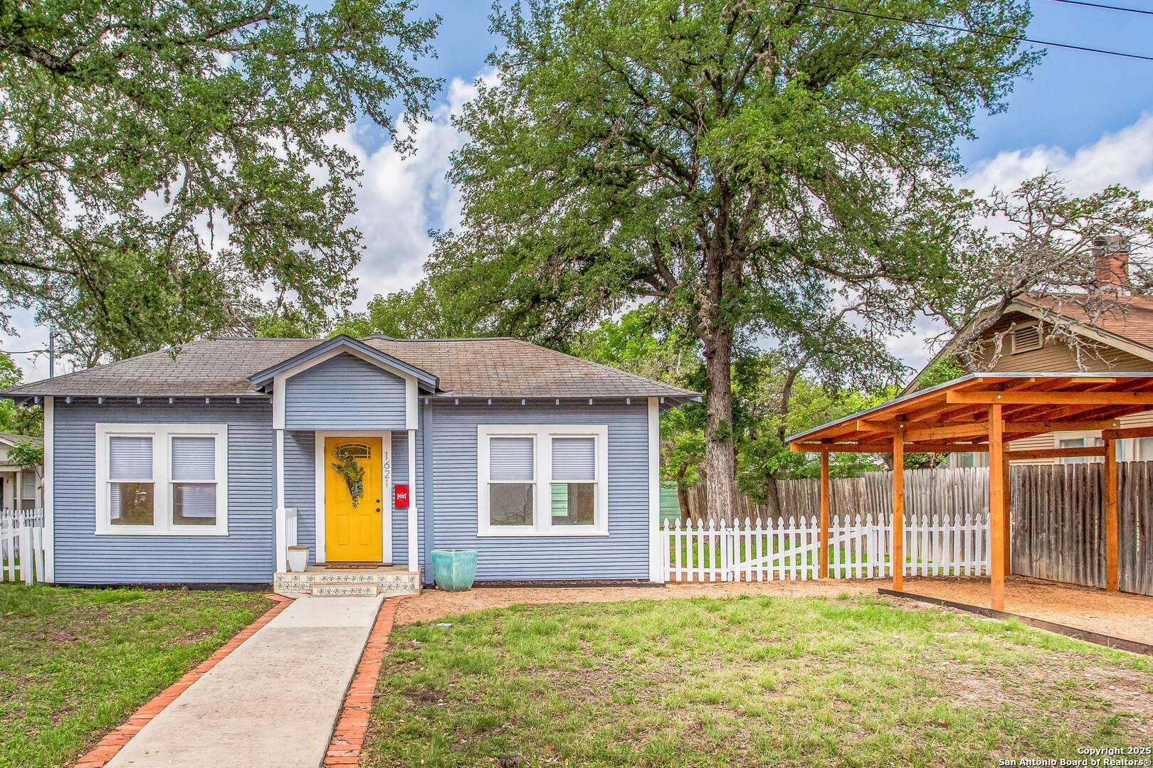1621 South, Kerrville, TX 78028