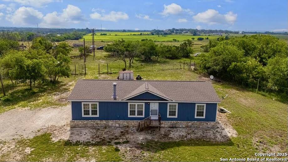 769 Kristen Ln, Harper, TX 78631