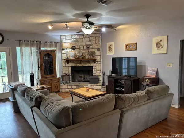 Blanco, TX 78606,725 Lonesome Loop