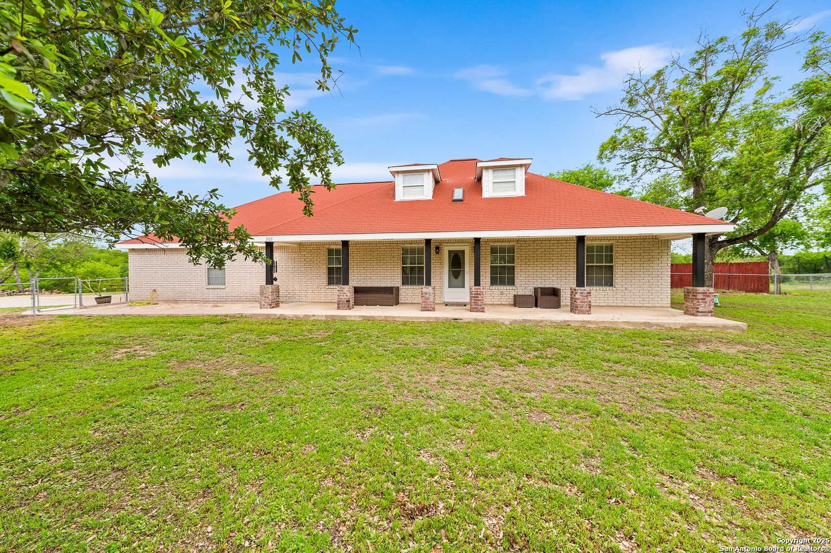 Castroville, TX 78009,503 Lower Lacoste
