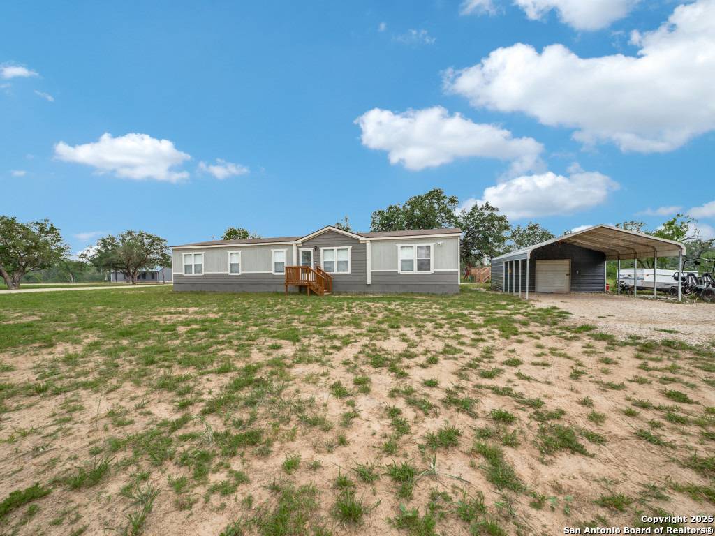 Devine, TX 78016,1192 county road 777