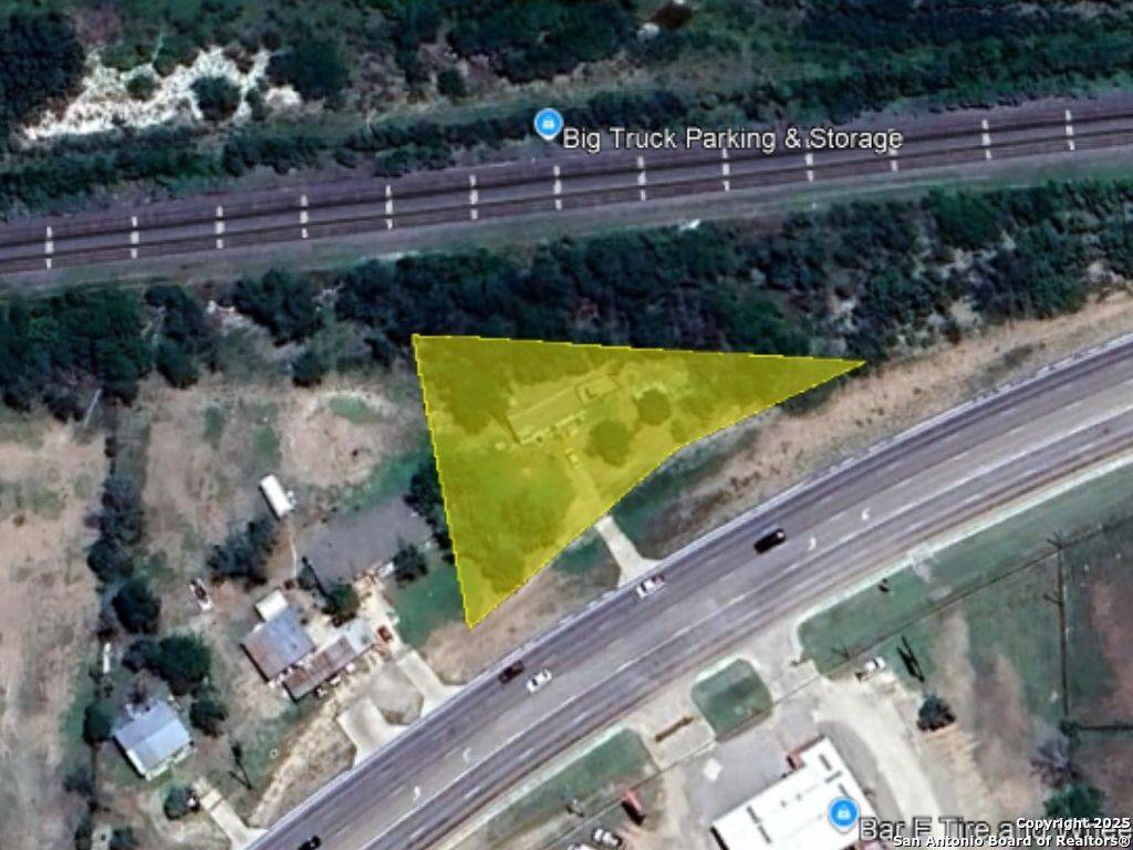 2806 Us Highway 90, Hondo, TX 78861